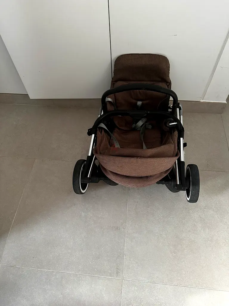 Stylish Stroller for Your Little One!63204850825859115