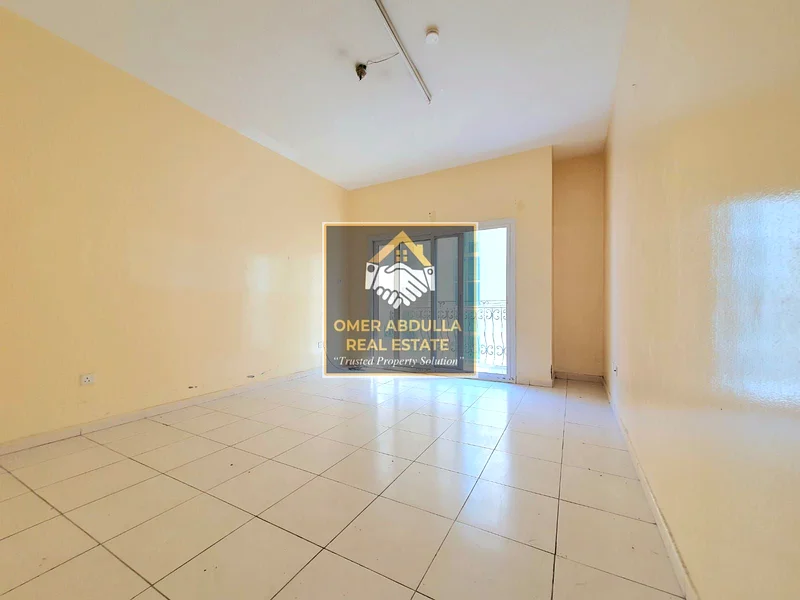 انتقل إلى شقة استوديو واسعة بحجم مزدوج للعائلة!62935673709569111