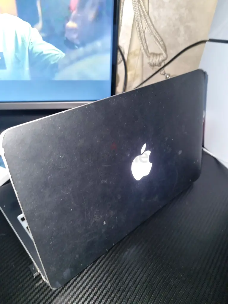Macbook63254488770946111