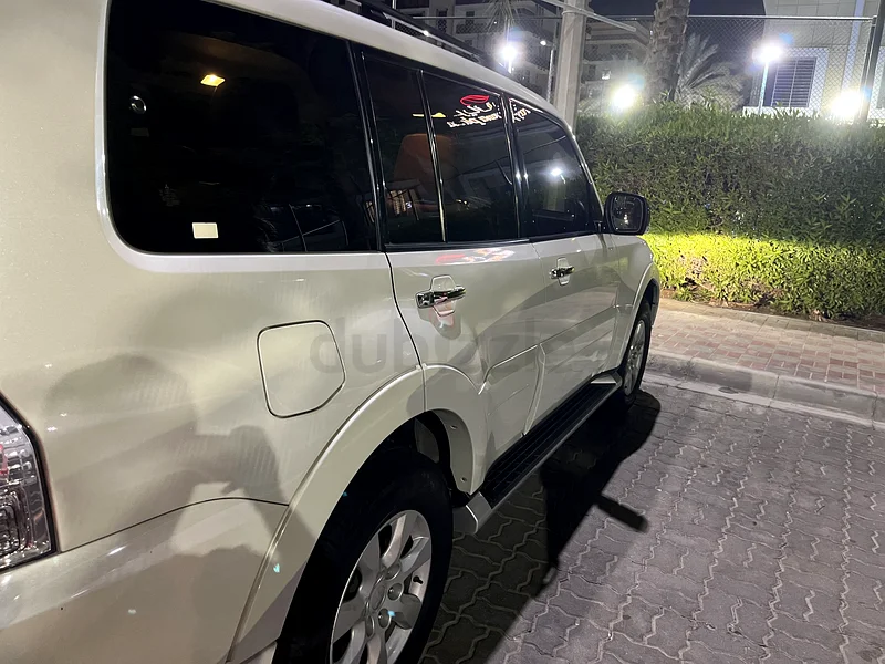 Selling my Mitsubishi Pajero 2017 82k Kms, 3rd Owner, GCC Specs, Family car, excellent condition63154164708099113