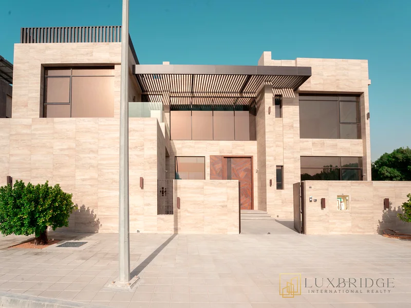 Luxurious Bright Villa| Corner | Single Row63932742178561110