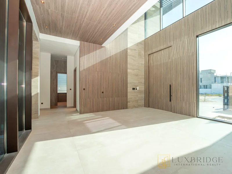 Luxurious Bright Villa| Corner | Single Row63932742178561114