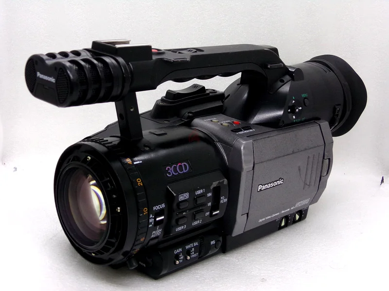 باناسونيك AG-DVX100A كاميرا فيديو سينمائية من نوع DVCAM بدقة 3CCD وميني دي في63234125854851110