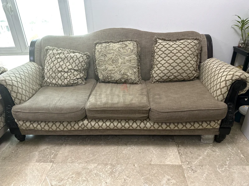 أريكة 3+2 مجانًا63208391178882112
