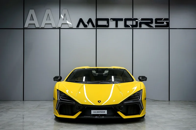 LAMBORGHINI REVUELTO GCC / 5 YEARS WARRANTY + SERVICE CONTRACT63155552599939113