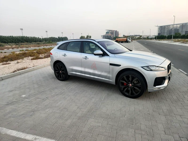 2017-GCC-Jaguar F-Pace S ***Full Service History Al-Tayer***63177102118275111