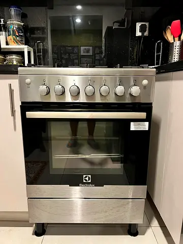 Electrolux 4 Burner Gas Cooking Range 60x60cm Same Like New