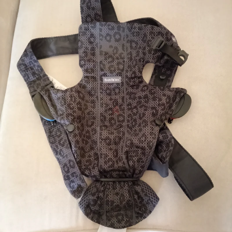 Baby Bjorn Comfortable Baby Carrier - Perfect for On-the-Go Parents!63196628694145112