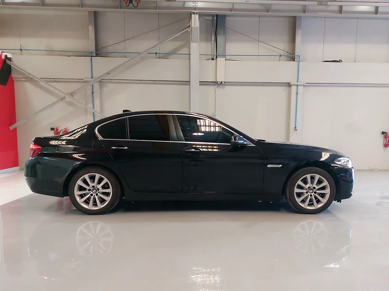 1690 درهم شهريًا | BMW سلسلة 5 528i من عام 2015 | مواصفات دول مجلس التعاون الخليجي | المرجع #32539463138278031745113