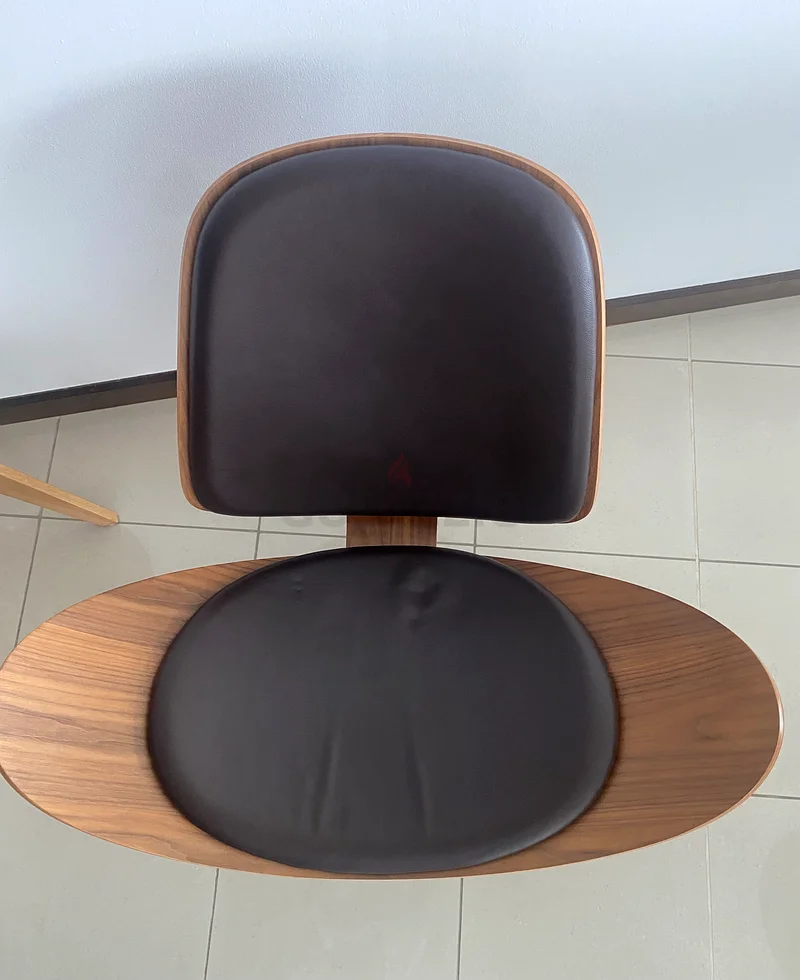 Wooden chair63218815876867112