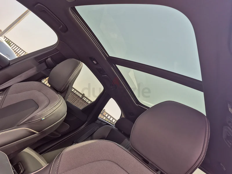 2734 درهم شهرياً | 2024 فولفو XC60 B5 Ultimate Black Edition | مواصفات GCC | مرجع رقم 33566662930628501506112