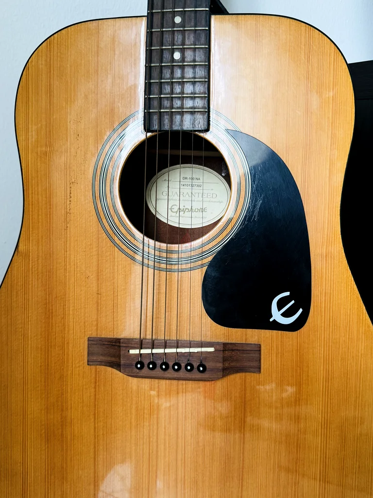Classic Acoustic Guitar - Great Sound and Versatile Playability!63201681412355113