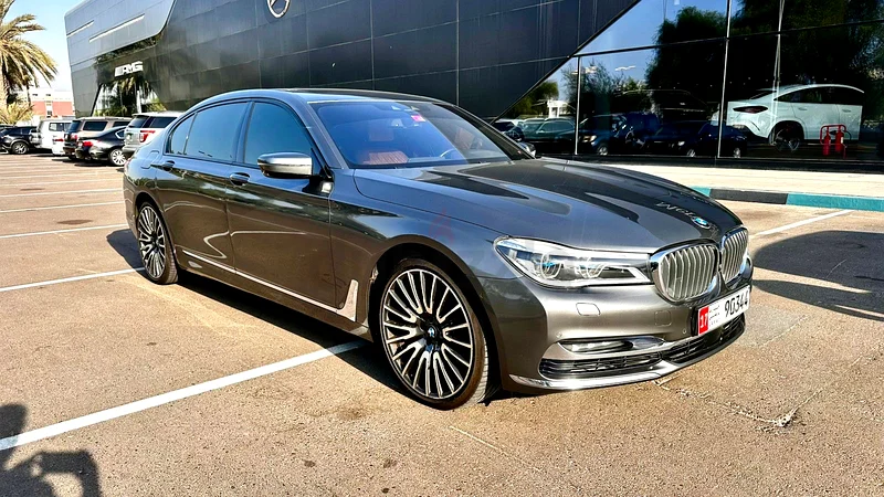 BMW 750 Li XDrive Twin Turbo V8 4.4L63142135163649111