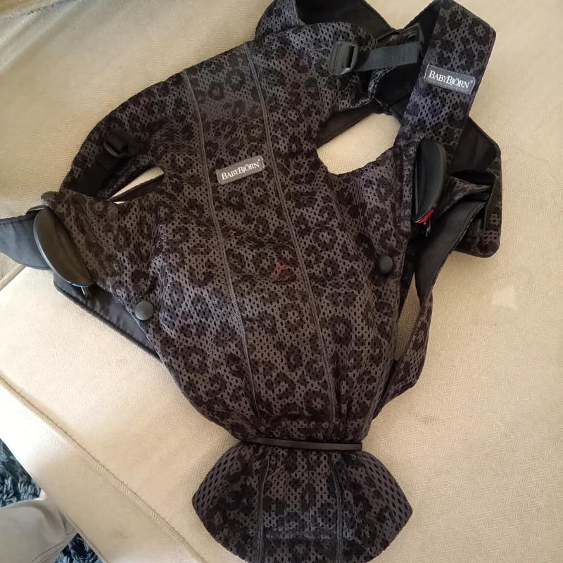 Baby Bjorn Comfortable Baby Carrier - Perfect for On-the-Go Parents!63196628694145111