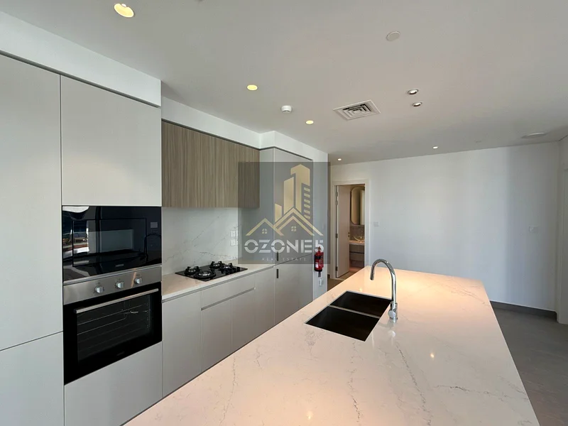 Brand New, First Tenant, Open Kitchen63756098960514112