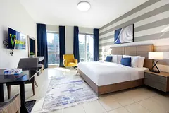 Chic Studio with Stunning Views in Standpoint Downtown