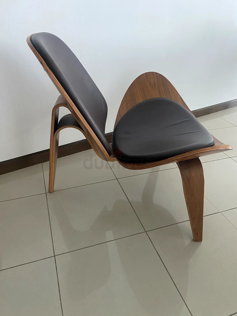 Wooden chair63218815876867110