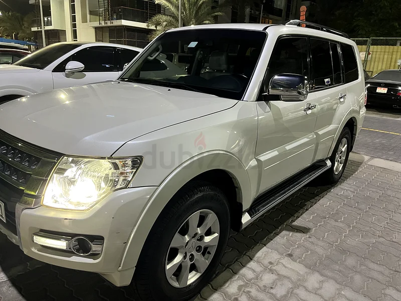 Selling my Mitsubishi Pajero 2017 82k Kms, 3rd Owner, GCC Specs, Family car, excellent condition63154164708099112