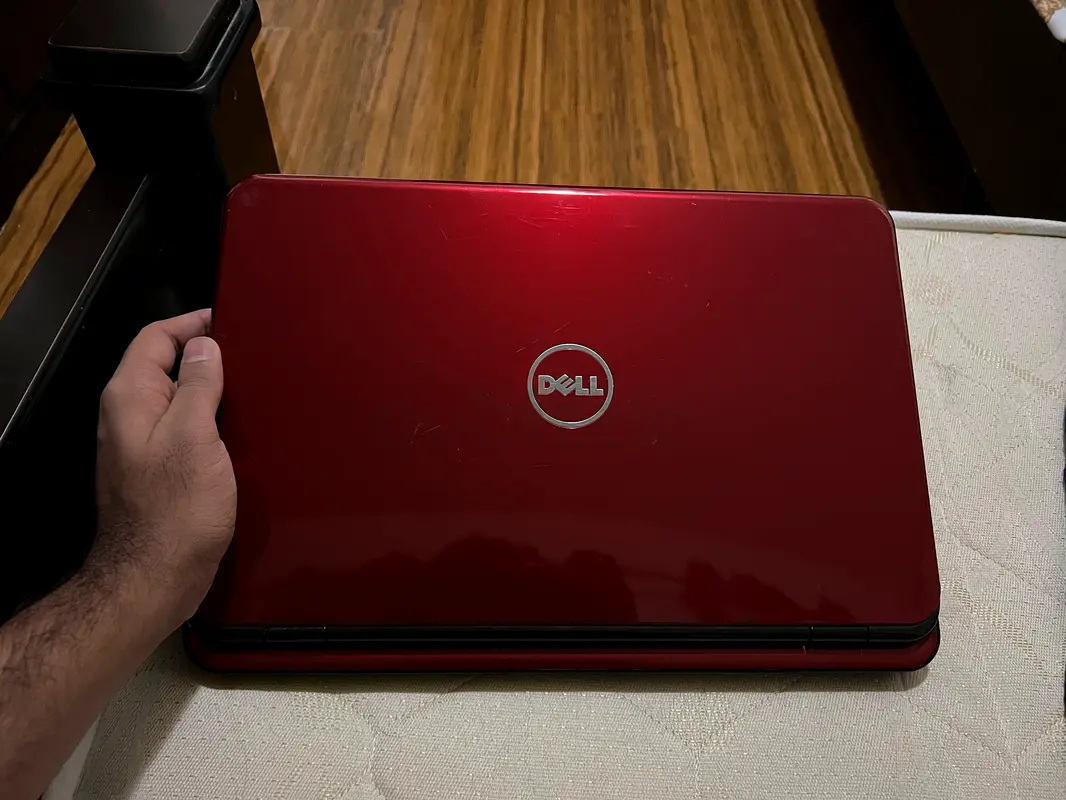 Stylish Dell Laptop - Perfect for Students  Professionals!63255527418370111