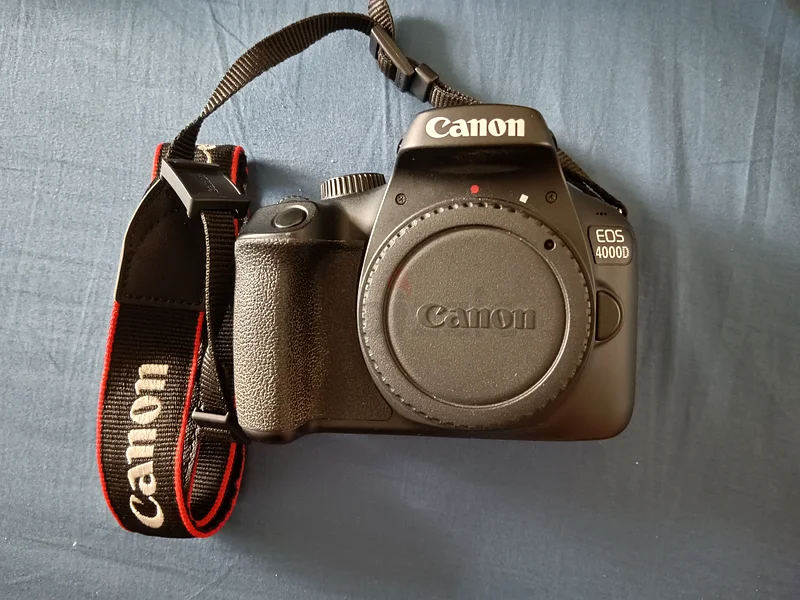 كاميرا كانون EOS 4000D للتصوير الرقمي أحادية العدسة مع الملحقات - التقط لحظاتك!63172679624450111