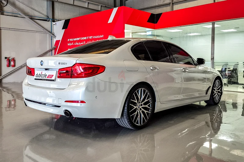1063 درهم شهريًا | BMW سلسلة 5 530i من طراز 2018 | مواصفات دول مجلس التعاون الخليجي | المرجع #33768563229279819523113