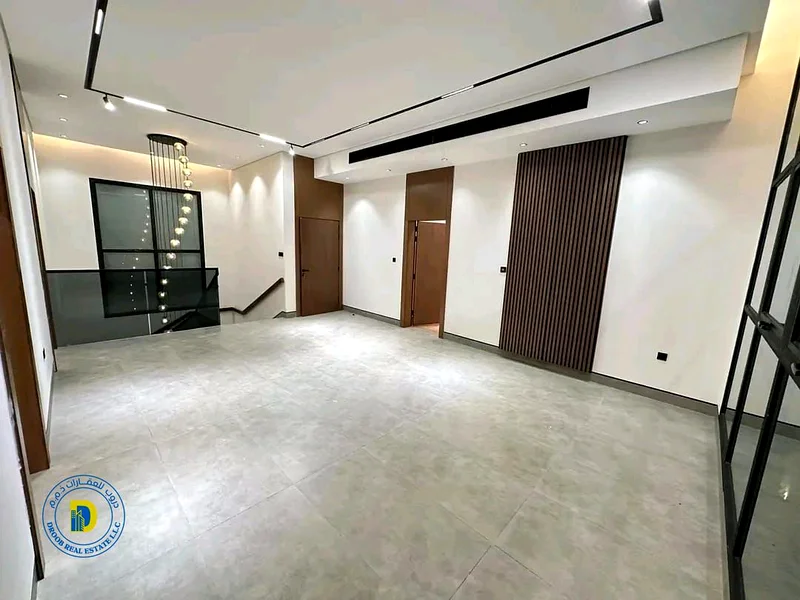 فيلا للبيع في أفضل المواقع السكنية في منطقة البحيرة. السعر يشمل التسجيل63170847960706113