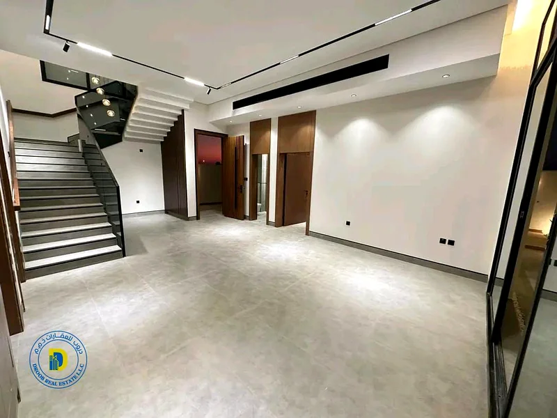 فيلا للبيع في أفضل المواقع السكنية في منطقة البحيرة. السعر يشمل التسجيل63170847960706114