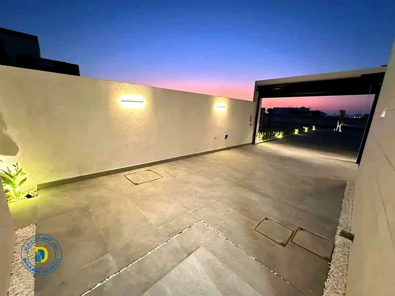 فيلا للبيع في أفضل المواقع السكنية في منطقة البحيرة. السعر يشمل التسجيل63170847960706112