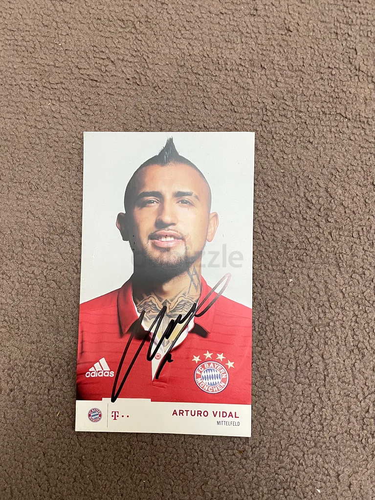Original Vidal signature on the official club card63177962825603110