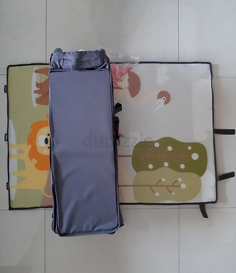 Stylish and Functional Baby Travel Crib with Accessories63204264875395113