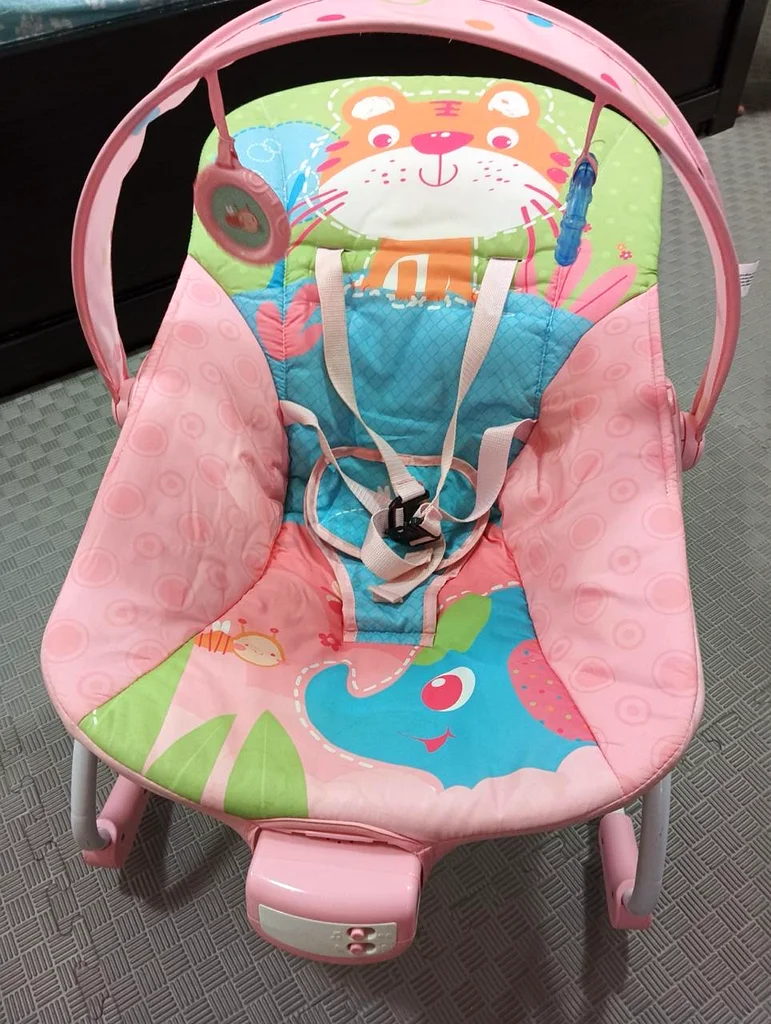 Vibrant Musical Baby Rocker with Fun Animal Design - No Wear  Tear63205364096514111