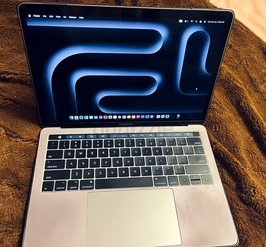 Macbook pro with case for sale63254488881666110