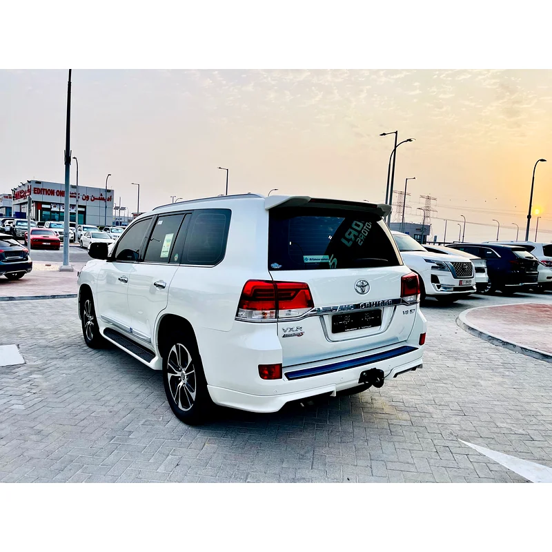 تويوتا لاند كروزر VXR 5.7 موديل 202163140190844161114