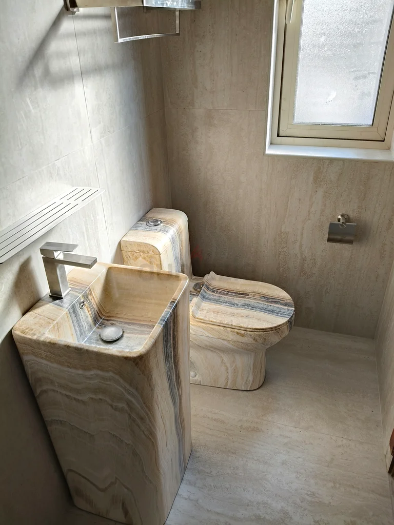 Bathroom renovation63218815575041116