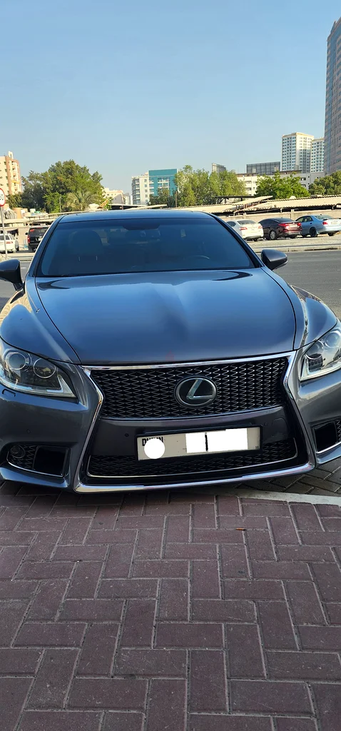 Lexus LS460 / 2013 GCC / FULL SERVICE HISTORY/VALID SERVICE CONTRACT63149580736770111