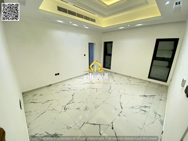 خلف مركز شرطة الحميدية، بجانب المسجد مباشرةً، طابقان، تصميم حديث، تكييف مركزي، بدون رسوم سنوية63877790713987111