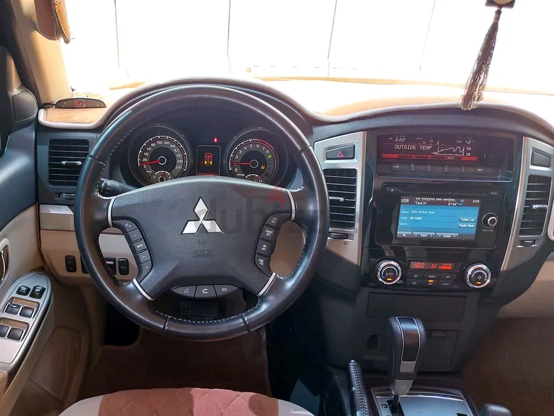 Mitsubishi Pajero GLX 5 Door 2017  54,261 km63152750071041111