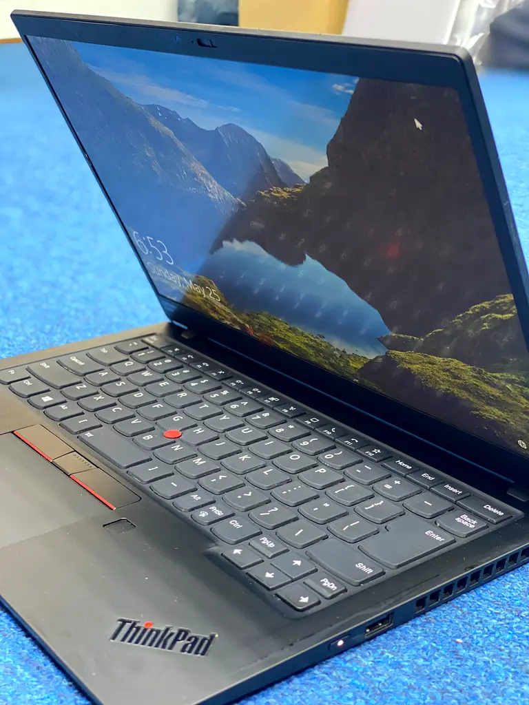 Lenovo X1 Carbon Gen 863255528708995112