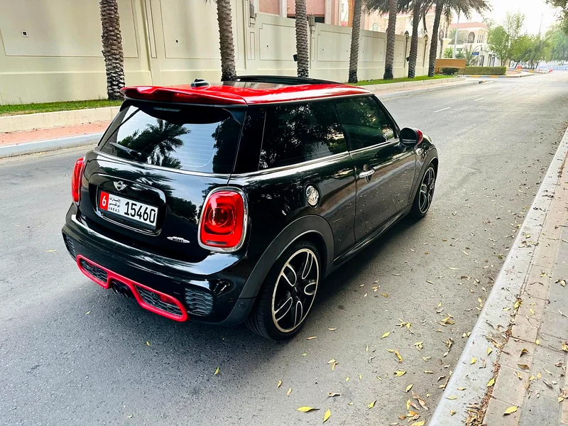 Urgent mini cooper S JCW model 2018 gulf car63134498460802111