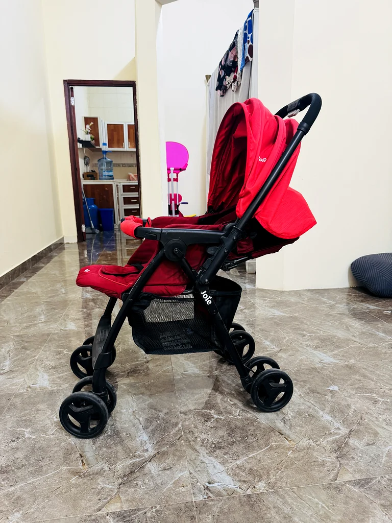عربة أطفال حمراء أنيقة لطفلك63194604474881113