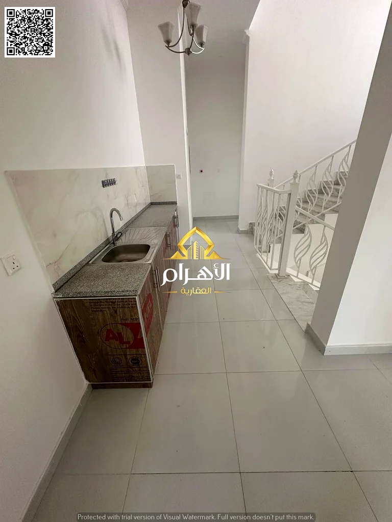 فيلا زاوية للإيجار، 5 غرف مع مسبح، بسعر 90 ألف درهم فقط63304615698435114