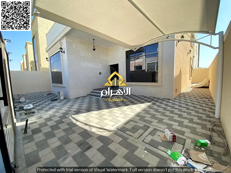 بكهرباء، وماء، وتكييف هواء، فيلا للبيع بسعر ممتاز وقابل للتفاوض. تحتوي على فناء كبير. ملكية حرة لجميع الجنسيات63170849122946111