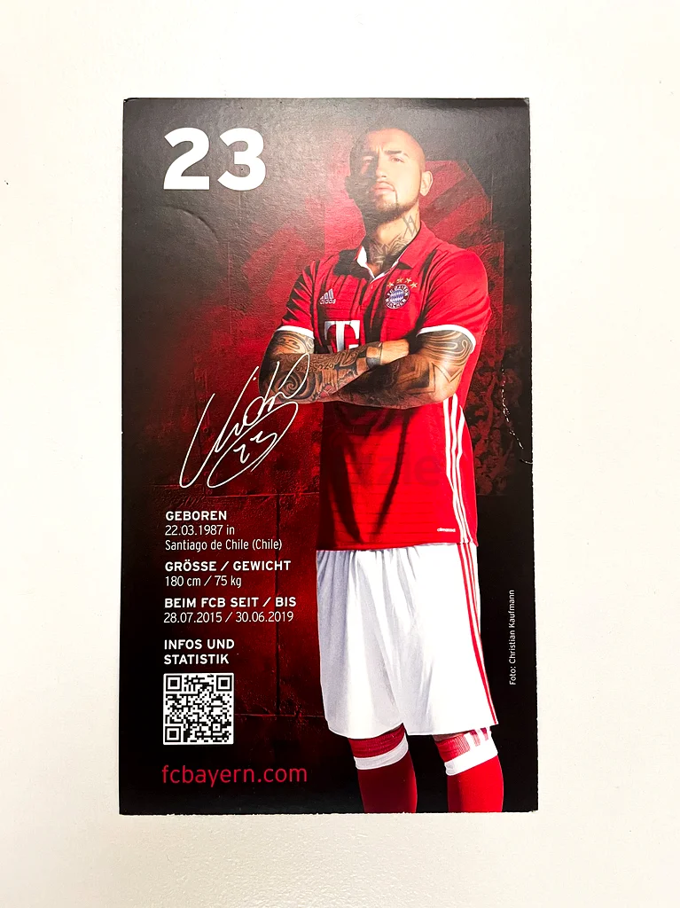 Original Vidal signature on the official club card63177962825603113