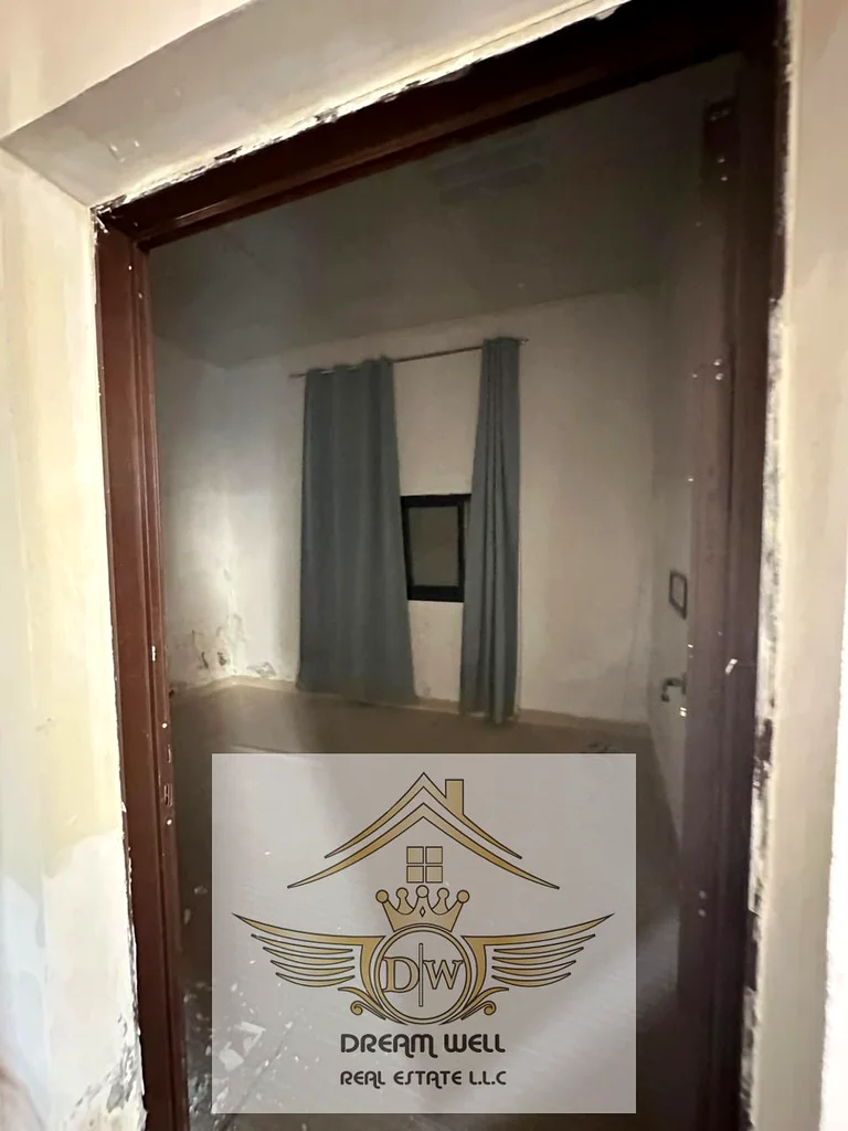 شقة مكونة من غرفتي نوم مع موقف سيارات ومطبخ مغلق متاحة للإيجار في حي الياسمين63151850423938114