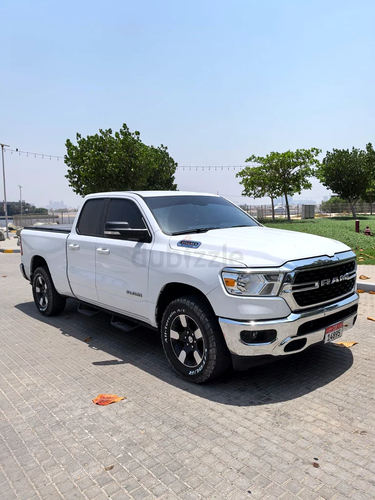 Dodge Ram 1500 Big horn v6 3.6 low mileage63135493567489114