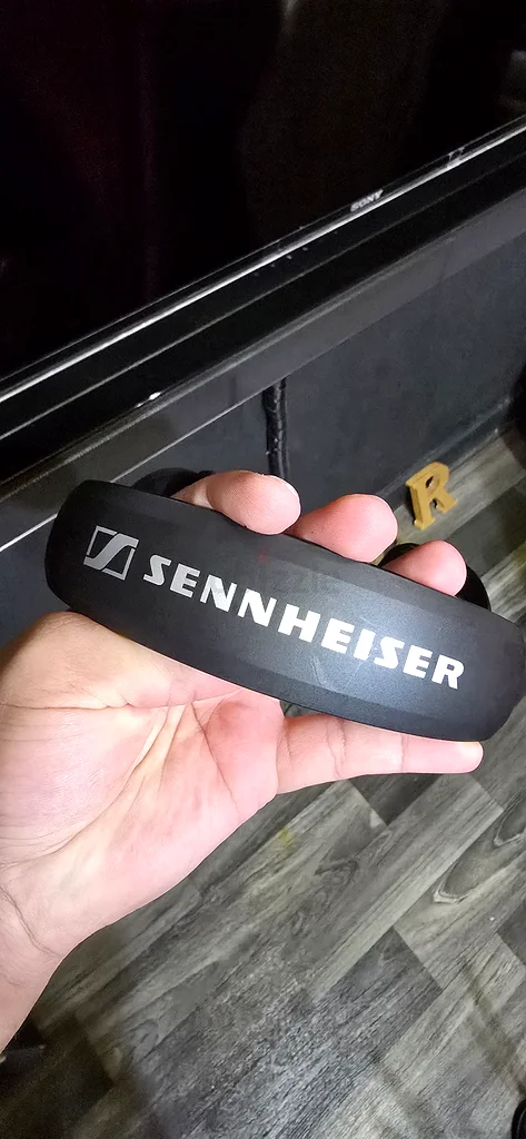 Sennheiser HD 201 - Premium Sound Headphones63166176934530111