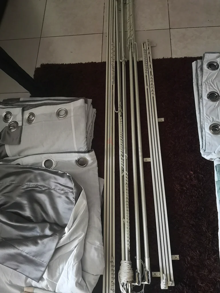 curtains63178433611394112