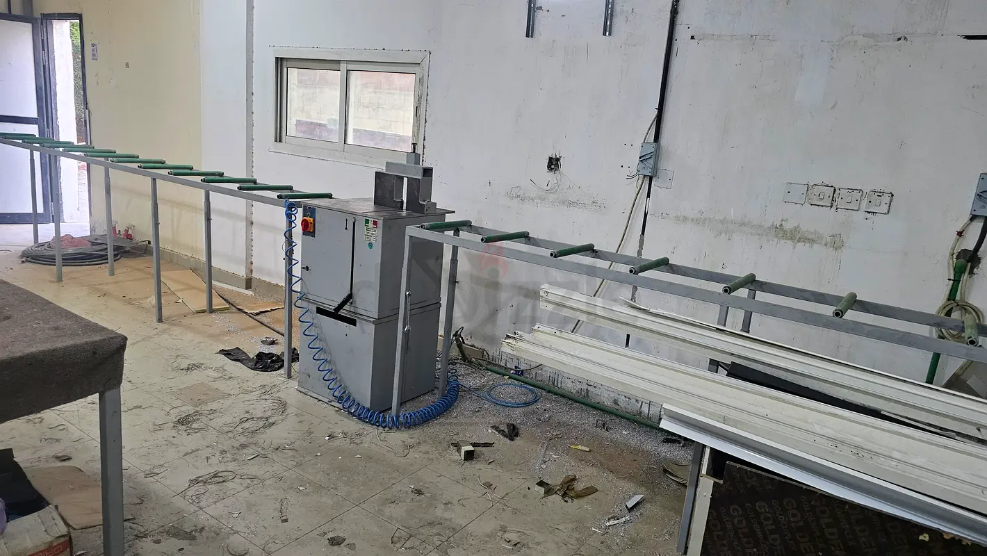 Aluminium cutting machine63257108686851111