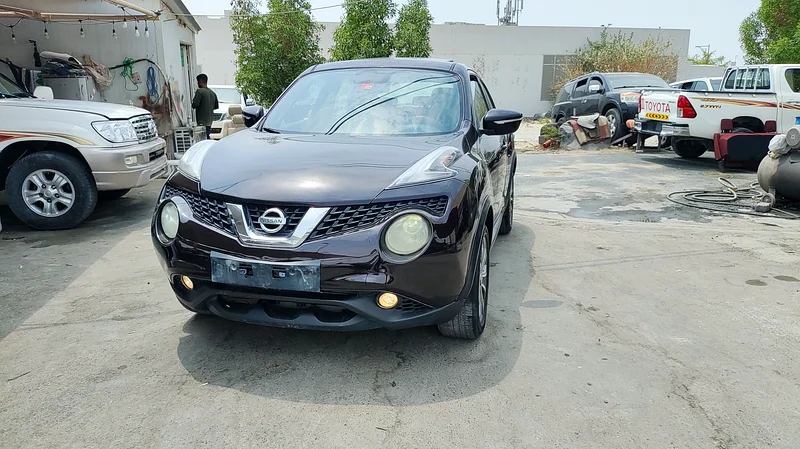نيسان جوك 2015 خيار كامل مع سقف بانورامي ونظام كروس كونترول، سيارة نظيفة جداً63136841368194112