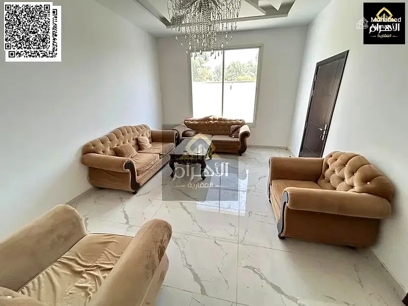 فيلا فاخرة للبيع مكونة من 5 غرف نوم رئيسية في الطابق الأرضي والطابق الأول والسطح، مع خزائن مدمجة وتشمل الماء والكهرباء63253456001795114